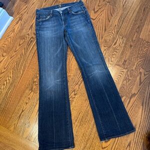 Women’s 7 for all mankind dark blue low rise Jeans / denim.